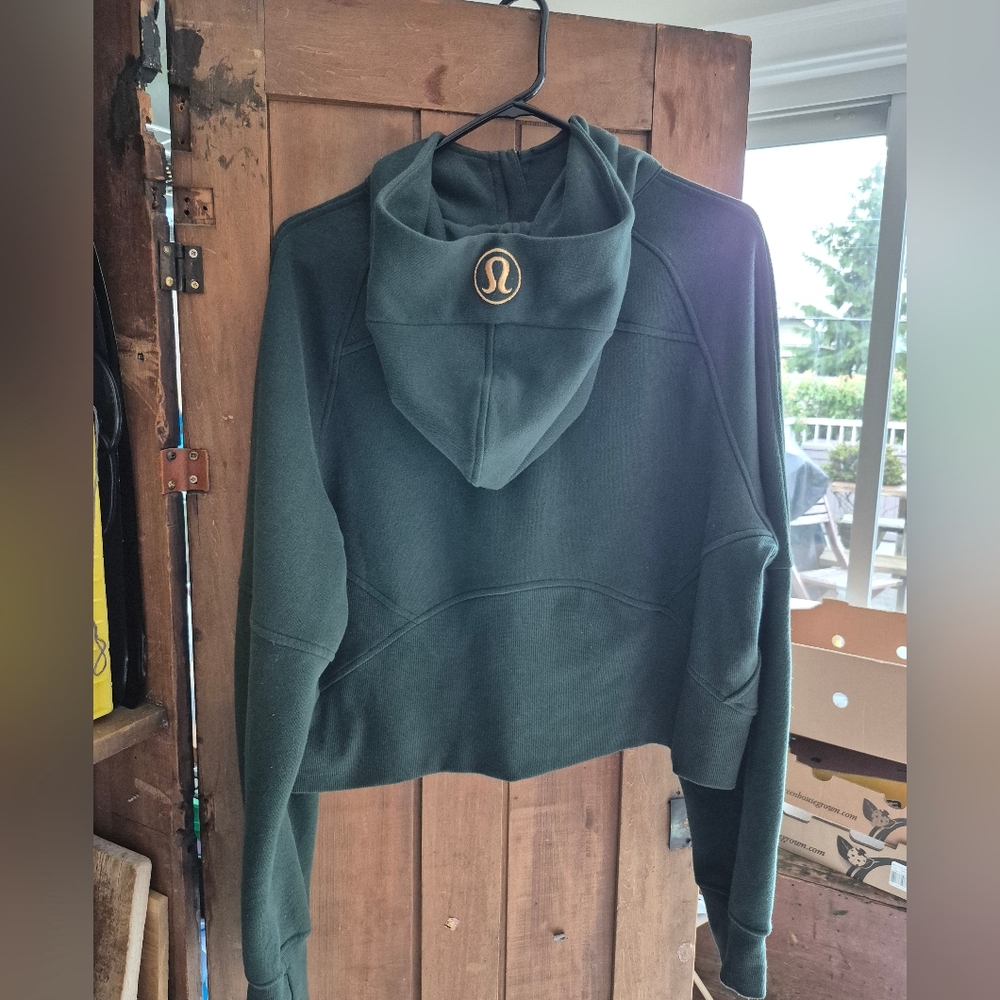 Lululemon  Forest Green Cropped Hoodie Medium